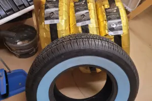 4 nya radial med vit sida