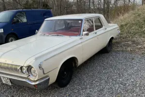 Dodge 330 4dr –64