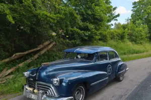 Oldsmobile Custom cruiser-98 –47