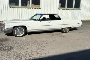 Cadillac De ville –73