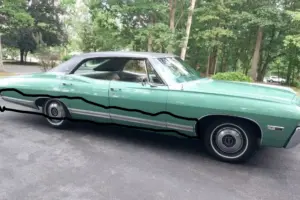 Köpes: lister till Caprice 1968 4 d ht