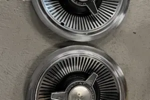 1965 Pintiac Spinnerskapslar