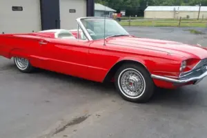 Köpes: Ford Thunderbird Convertible 1966