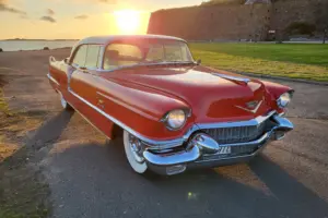 Cadillac Sedan de ville 4dr ht –56