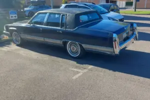 Cadillac Fleetwood –87