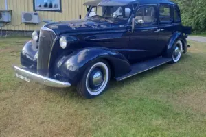 Chevrolet 4dr sedan –37