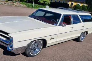 Pontiac Catalina Wagon –66
