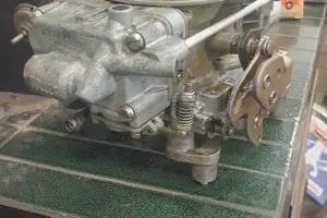 Nyrenoverad Holley 650dp spreadbore